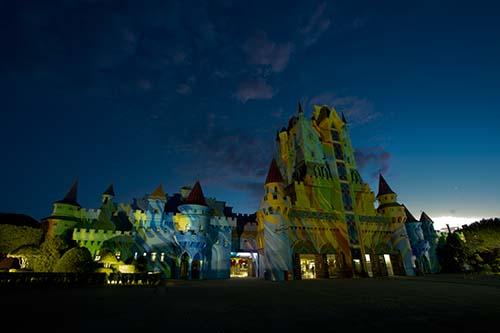 No dia 3 de agosto centenas de atletas estarão no Beto Carrero World, em Penha (SC), para participar da única maratona noturna do país  / Foto: Divulgação Sports Do